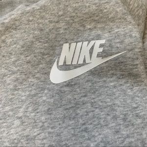 nike sweatshirt